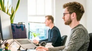 Everything you need to know about senior software engineer salaries